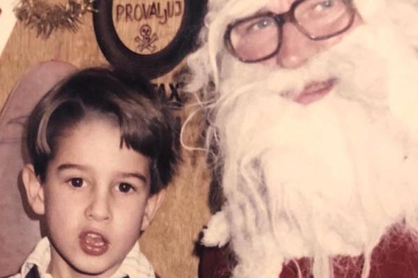 SADA LOMI ŽENSKA SRCA! Da li možete da prepoznate DEČAKA sa fotografije?