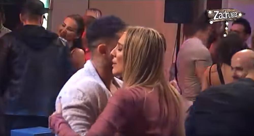 Luna i Momčilo plešu  