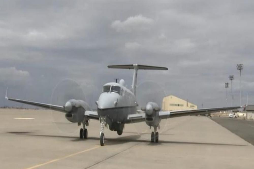 IMA SAMO JEDAN CILJ: Američki špijunski avion kruži iznad severa KOSOVA! (VIDEO)