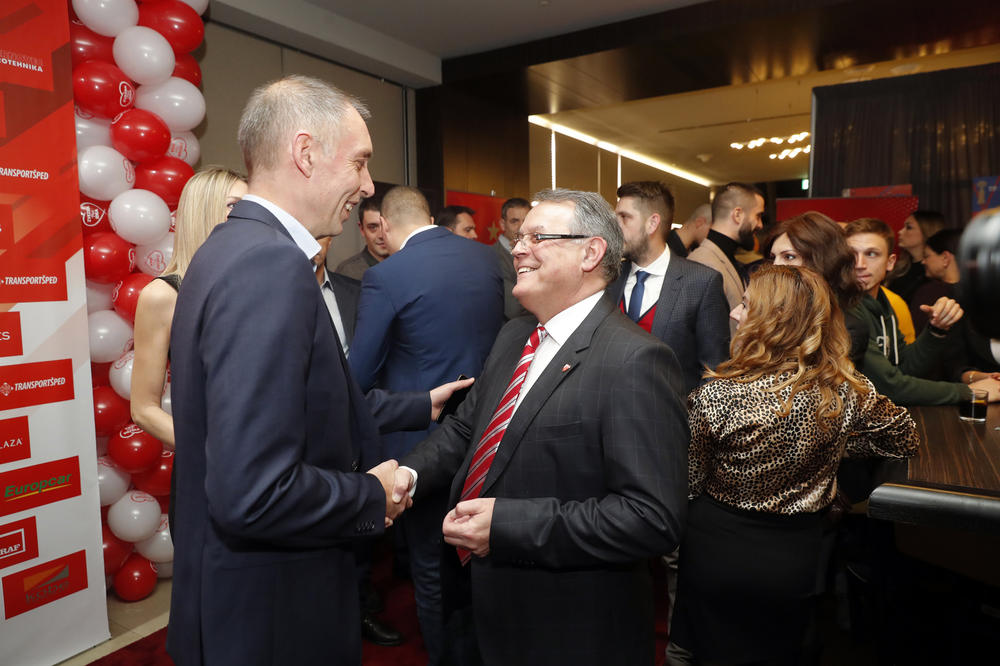 NEBOJŠA ČOVIĆ: Nismo klub koji je arogantan i bahat, godina iza nas je protekla u neuobičajenom ambijentu proleća!