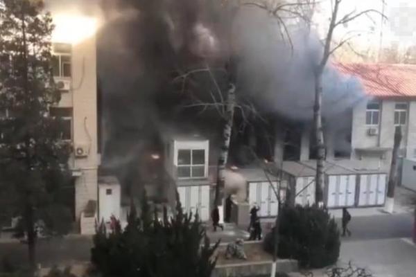 EKSPLOZIJA U UNIVERZITETSKOJ LABORATORIJI: TRI STUDENTA poginula! Jezive SCENE kruže internetom (VIDEO)