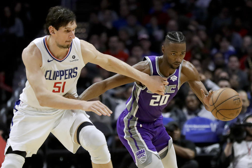 BOBAN JAČI OD BJELICE I BOGDANA: Klipersi pobedili Sakramento u SRPSKOM DERBIJU! (VIDEO)