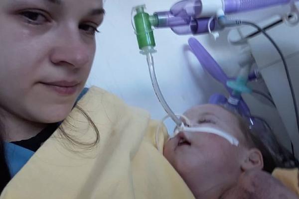 ZA NOVU GODINU ODNEĆU JOJ POKLON NA GROB: Majka MALE NAĐE će DOČEK provesti u SUZAMA, a u PONOĆ ĆE IMATI 1 ŽELJU