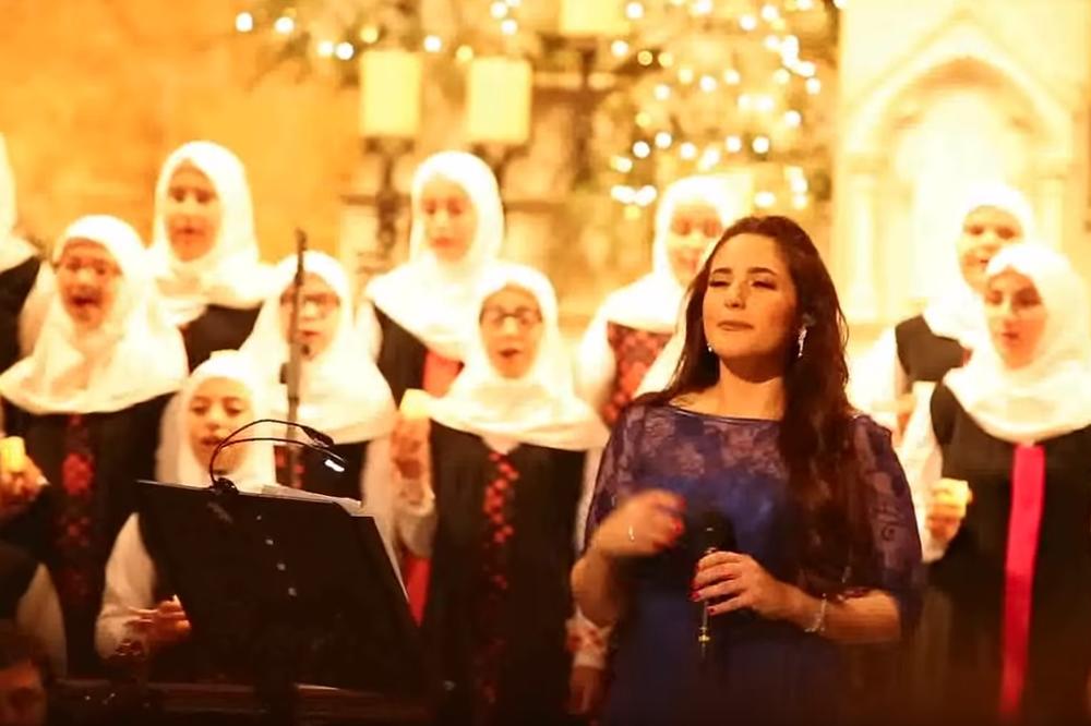 MUSLIMANKE UŠLE U CRKVU I URADILE NEŠTO ŠTO JE SVE ZAPREPASTILO: Vernici ostali zatečeni! (VIDEO)