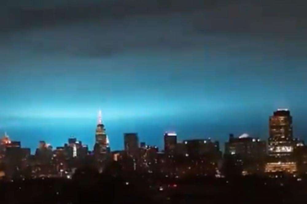 MISLILI SU DA JE POČELA INVAZIJA VANZEMALJACA! Na nebu iznad Njujorka dogodilo se nešto čudno! (FOTO)
