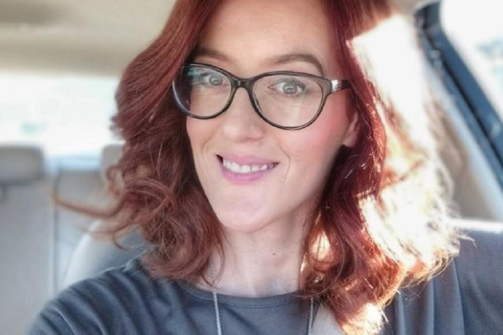 KOD NAS TAKVE ŽENE ZOVU NAKAZAMA: Martina se slikala bez DOJKE! JA TI POKAZUJEM ŠTA SUTRA MOŽEŠ BITI TI