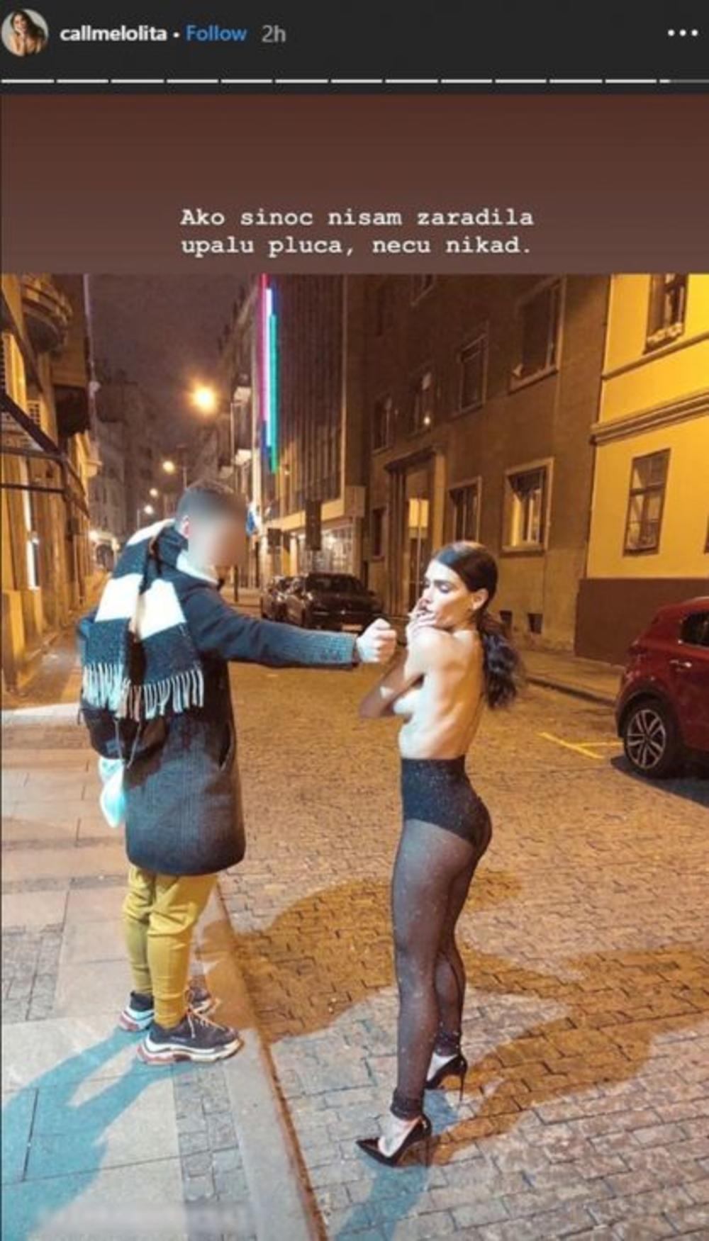 Po gradu žene hodaju gole Sex shop
