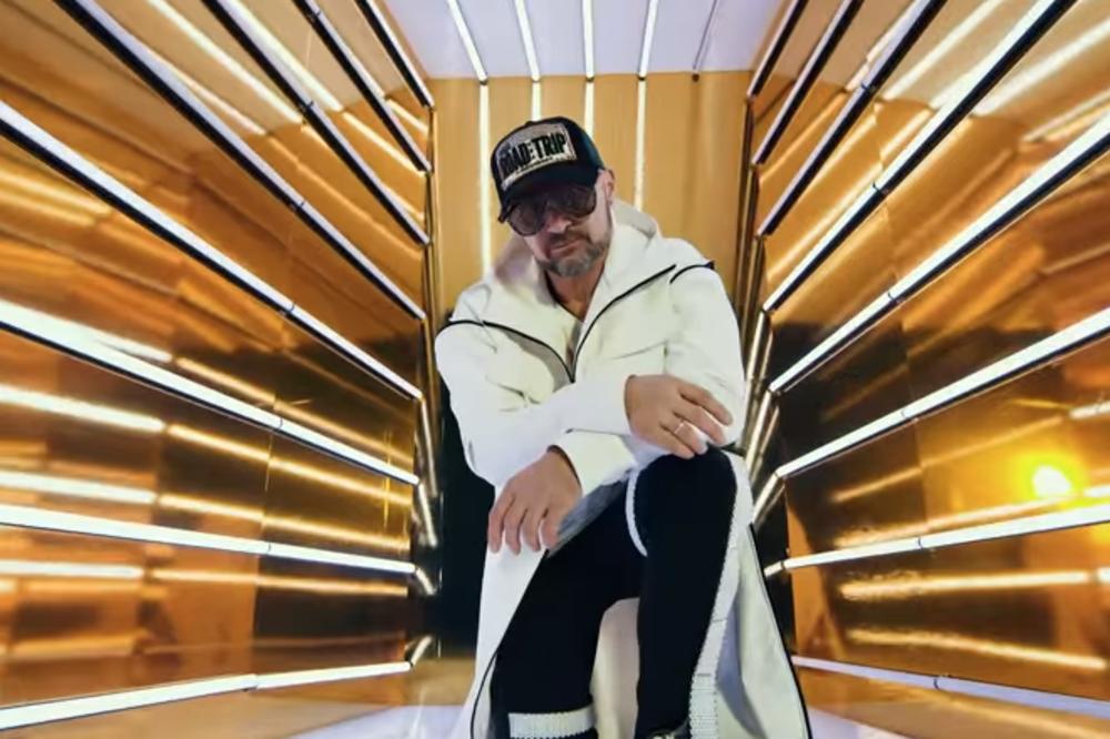 NAŠ POZNATI PEVAČ PROGOVORIO O ZLOSTAVLJANJU! Pomenuo i POLICIJU, a onda FRAPIRAO javnost!