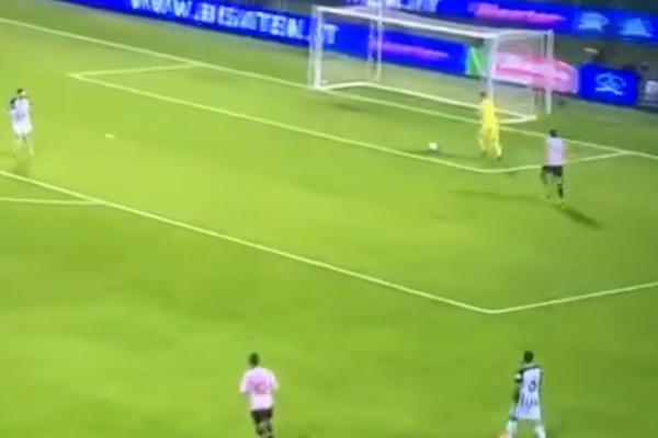 AKO MAFIJA NIJE UMEŠALA PRSTE, NIKO NIJE: Najkomičniji autogol godine, golman predriblao sam sebe i ušao u mrežu!
