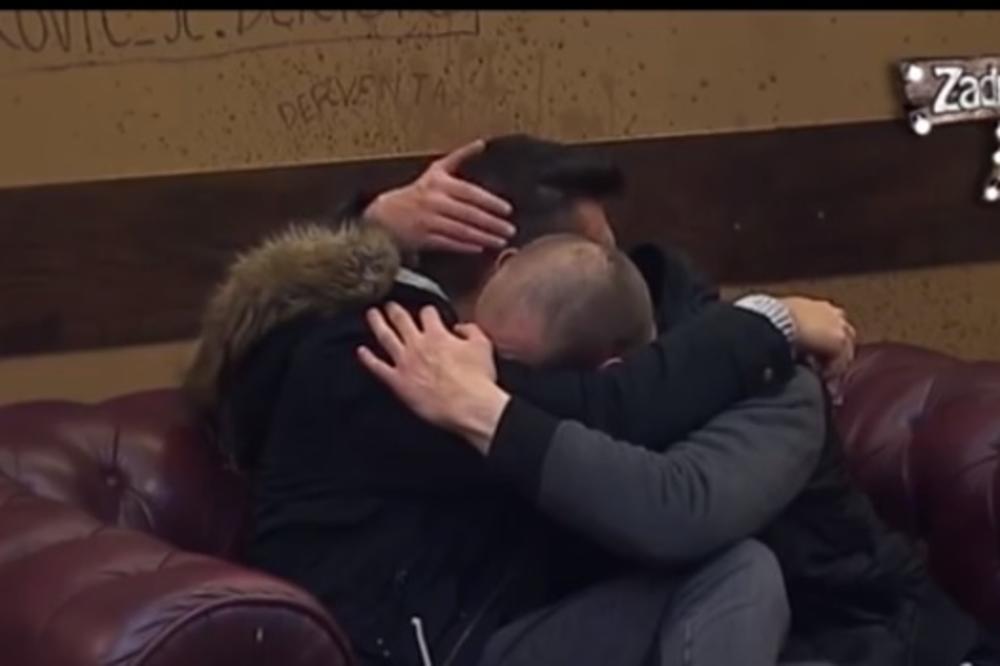 ADAM SE GUŠIO U SUZAMA, SALE GA TEŠIO NEŽNIM DODIRIMA: Đogani nikad PRISNIJI sa cimerom! (VIDEO)