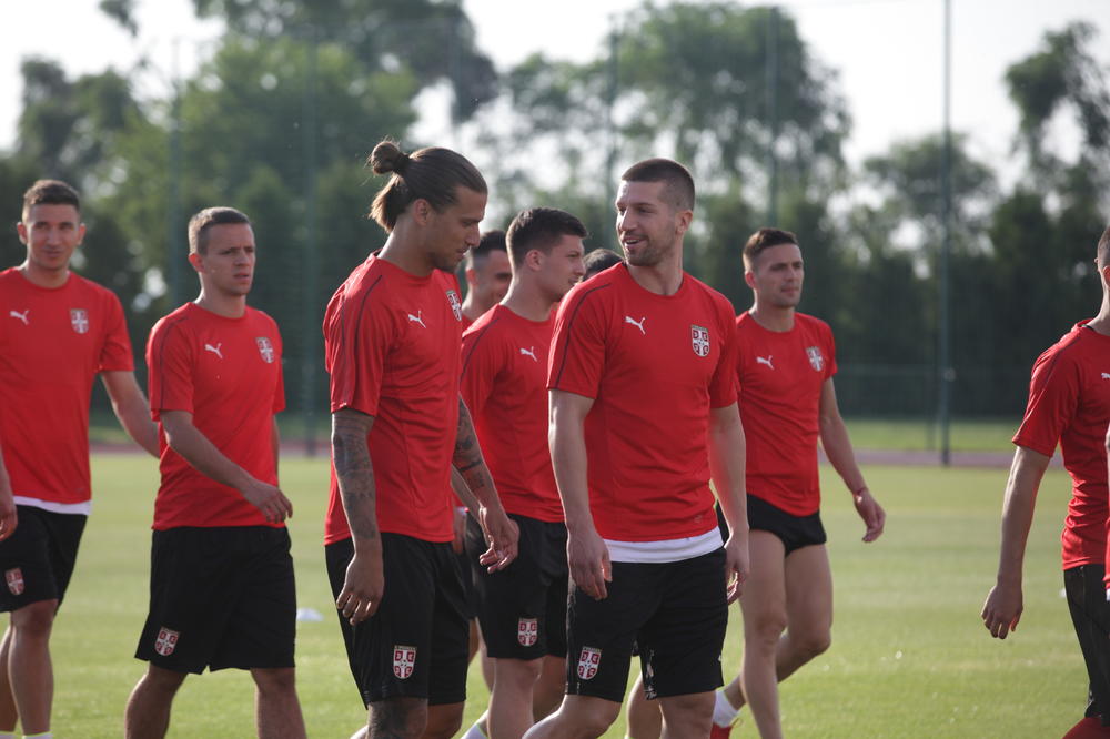 POKORIO AUSTRALIJU, ODLUČIO DA SE VRATI U EVROPU! Ima raznih ponuda, MOŽDA OPET OBUČE CRNO-BELI DRES!