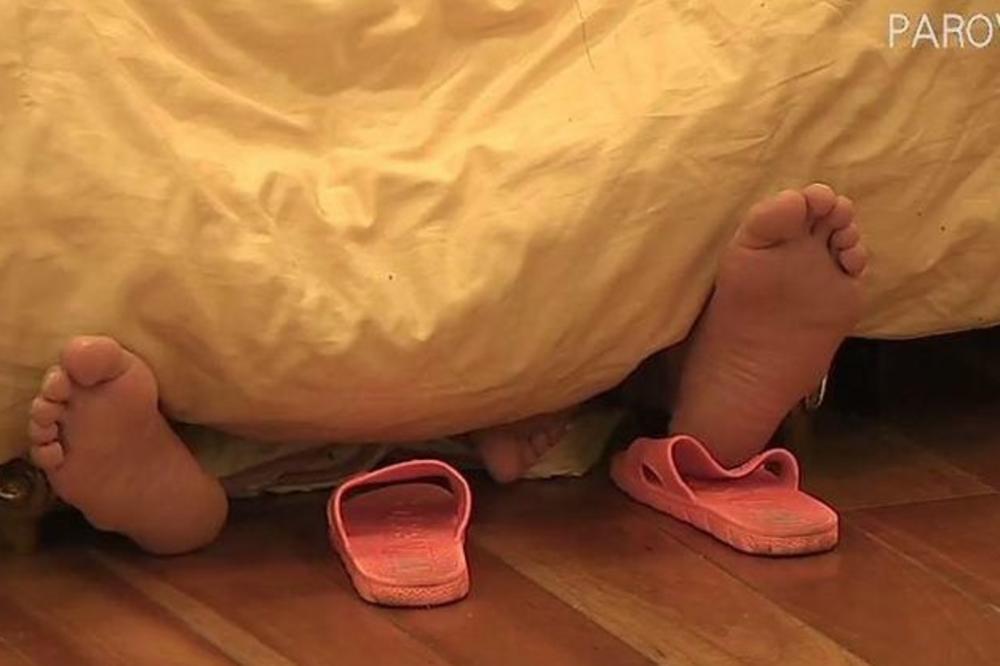 SVE SE TRESLO U SPAVAĆOJ SOBI: Enisa i Vuja u žestokoj akciji NAOČIGLED SVIH ukućana! (FOTO)