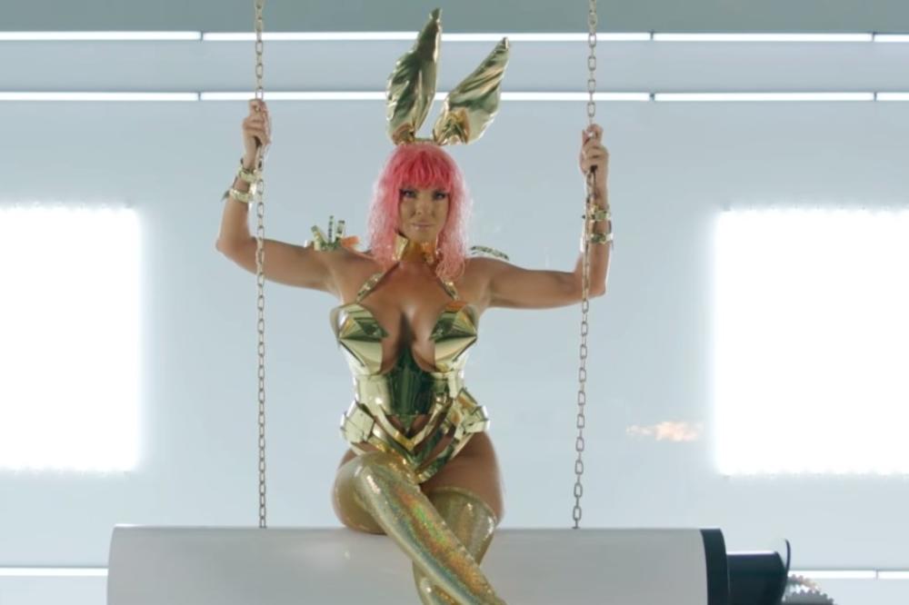 KARLEUŠA ISPROZIVALA KOLEGINICE: Ja sam KRALJICA TRENDINGA, bude li se pojavila još jedna RURALNA PEVALJKA...