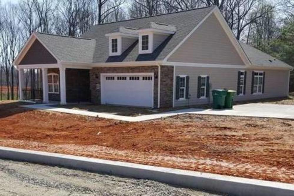 CEO INTERNET IM SE SMEJE ZBOG OVE MAJSTORIJE: Možete li da primetite KATASTROFALNU grešku na ovoj kući? (FOTO)