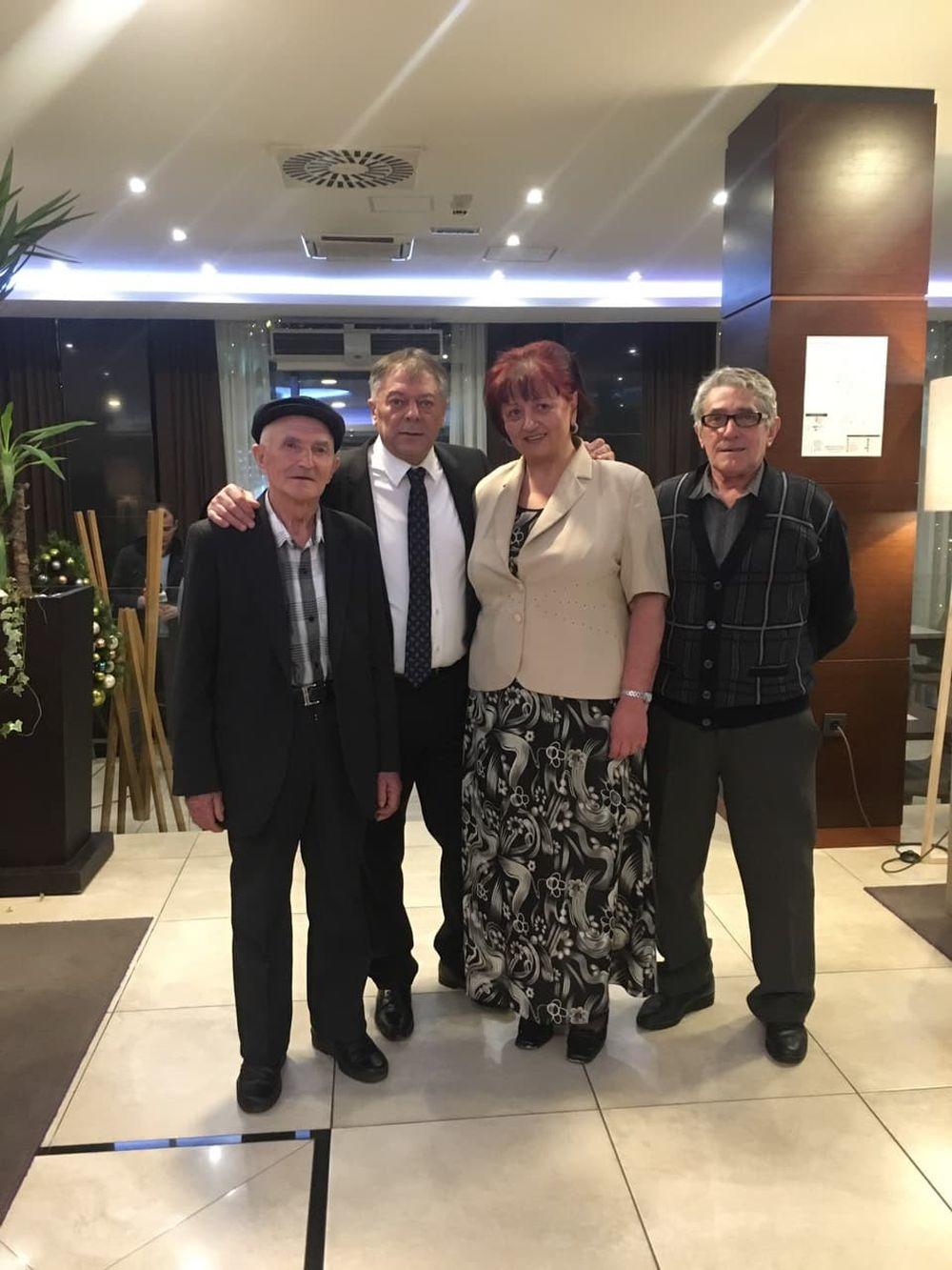 Novica Tončev sa zaposlenima u Tončev gradnji  