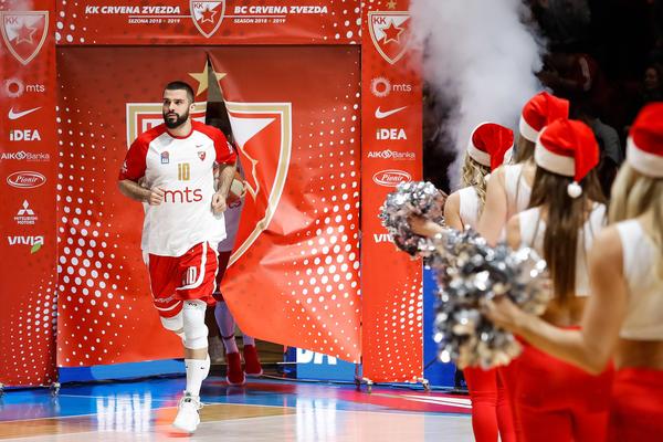 OVO MOŽE SAMO BRANKO LAZIĆ: Kapiten Zvezde postigao koš koji je podigao temperaturu u hali na 100 stepeni Celzijusa