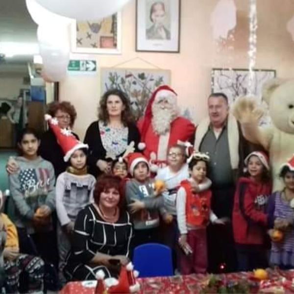 Humanost bez granica: Novogodišnje radosti za mališane sa smetnjama u razvoju