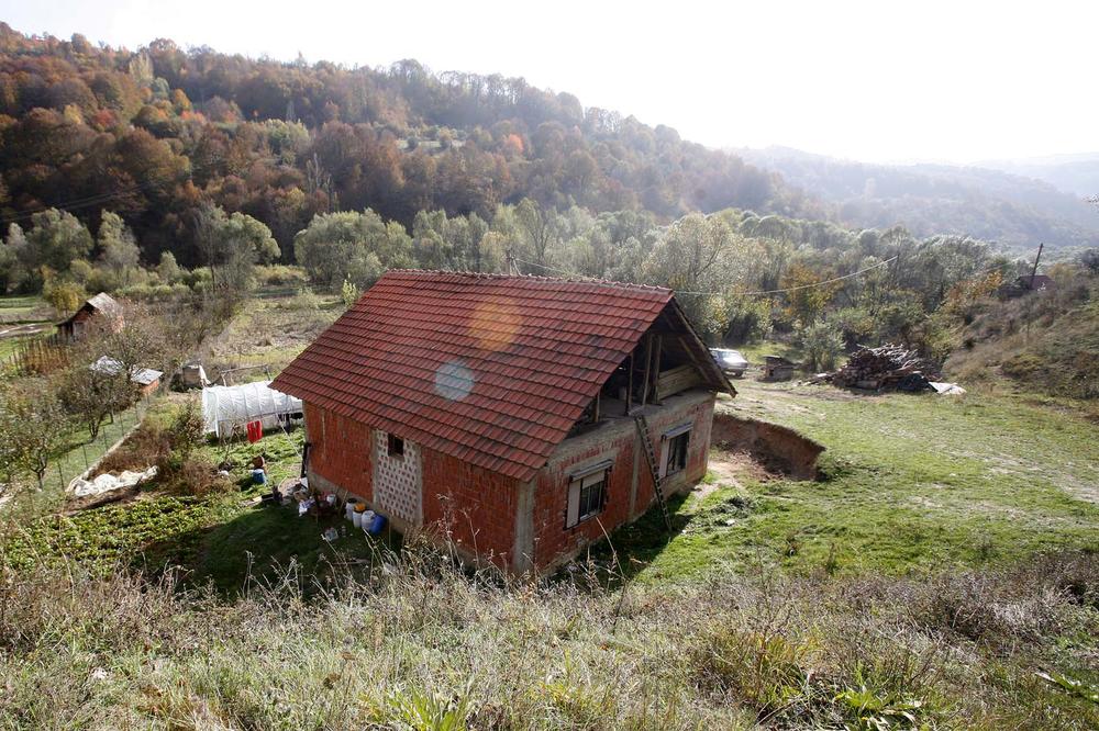 Prodaje se kuća u blizini ovog manastira: Pravi je raj za oči, a cena je bagatela