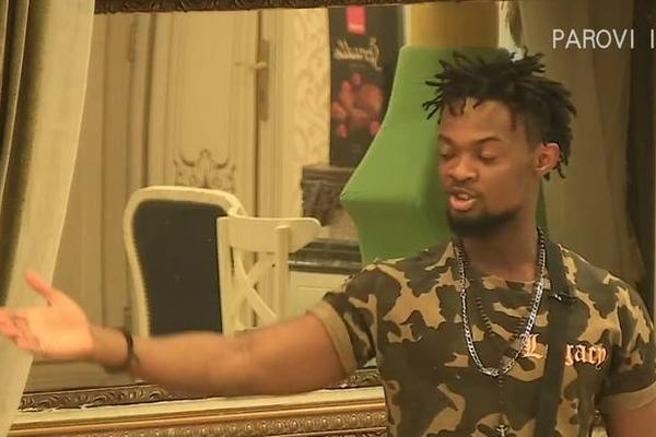 MASTOR POSTAJE PSIHOPATA KAD SE ZALJUBI? Ne prestaje da UHODI ovu takmičarku! Čak je i ŠPIJUNIRA dok se kupa!