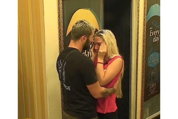 LAKIĆ TRUDNU COKU UDARIO U STOMAK: Želeo je dete, a sada se kaje?! (VIDEO)