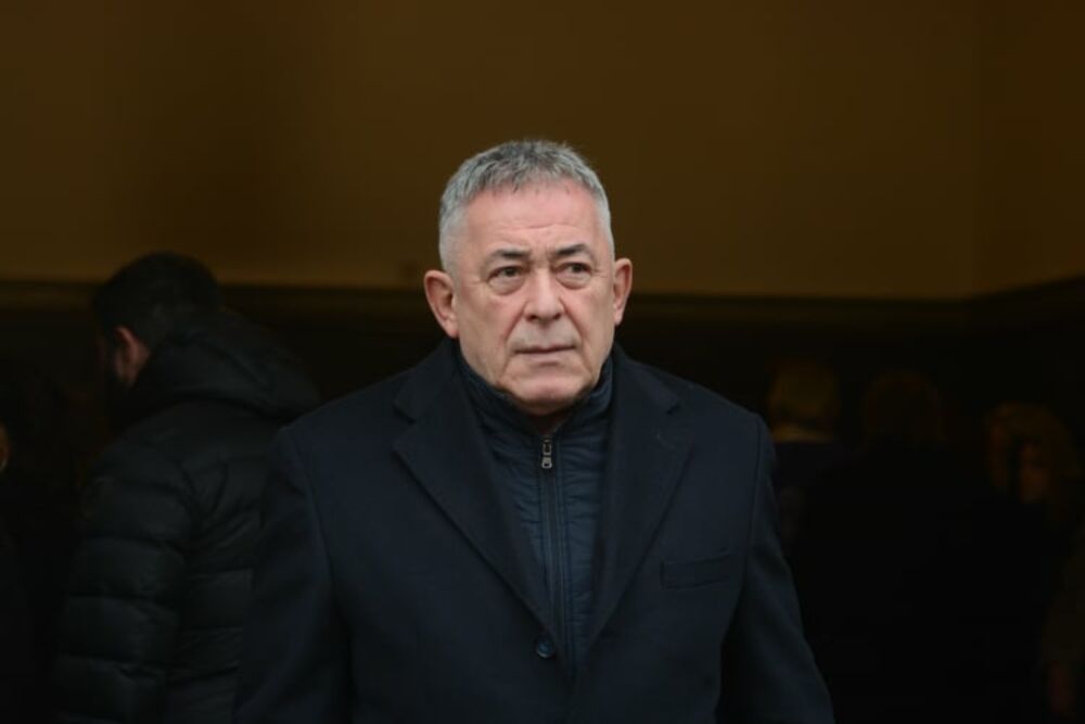 Kumovi su im bili Žarko Laušević, Mimin kolega i blizak prijatelj još od studentskih dana, i dramaturg Hajdana Baletić.