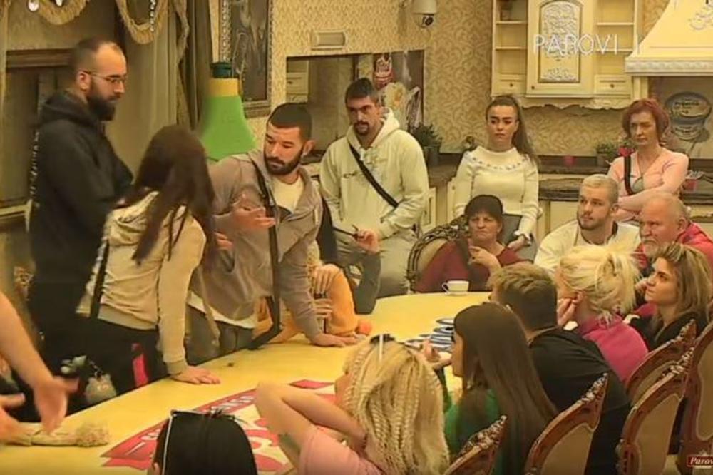 UMALO DA IZBIJE TUČA: Lakić i Dina u NIKAD GOROJ svađi! Sve se ORILO! (VIDEO)
