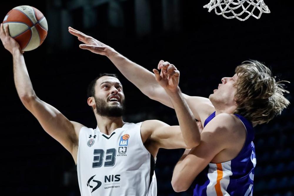 JANKOVIĆEVA TRAUMA KREŠIMIRU: Zakucavanje Partizanovog igrača najbolji potez kola!