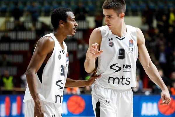 SLAVLJENIK NAJAVLJUJE TOP 8: Ovakvom igrom možemo daleko da doguramo!