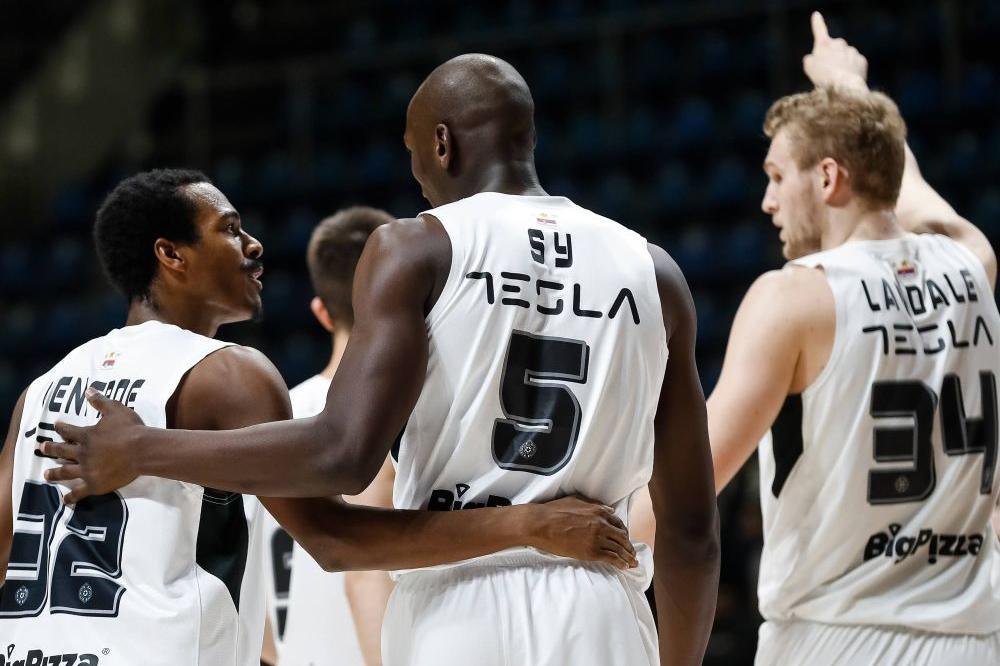 OKRŠAJ ROĐENE BRAĆE U PIONIRU: Po 13. put u karijeri igrač Partizana će igrati protiv svog brata!