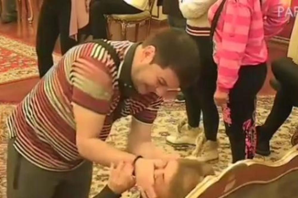 IVAN MARINKOVIĆ NAČISTO POLUDEO, OVO JE ZA SVAKU OSUDU! Fizički nasrnuo na ŽENU u rijalitiju, potpuno VAN KONTROLE