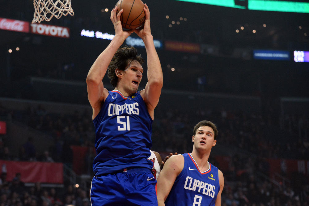 SAIGRAČI GLEDAJU I NE VERUJU: 360 zakucavanje Bobana Marjanovića o kom priča cela NBA liga!