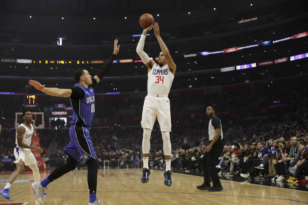 DOK RIVERS POŠTUJE SRPSKE OBIČAJE: Klipersi slavili bez Tea i Bobija, Vučevićev dabl-dabl nedovoljan Orlandu!