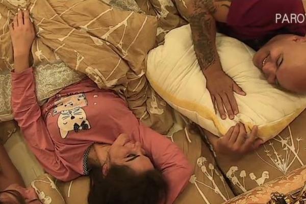 DINA NIKAD BRUTALNIJE IZVREĐALA CIMERKU: Ku*va jedna, jedva hoda! Otkrila Bakiju šta je to što MRZI kod nje!