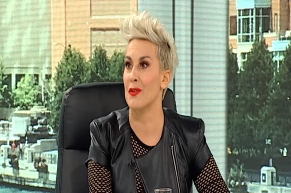 DRAGA INDIRA, ŠTA UČINI S LICEM, IZGLEDAŠ KAO DŽOKER: Fanovi ZGROŽENI, isprozivali pevačicu zbog BOTOKSA (FOTO)