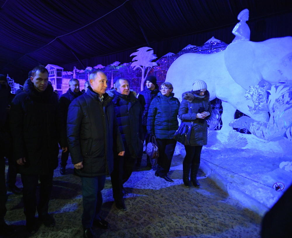 Vladimir Putin na  liturgiji u crkvi Preobraženja u Sankt Peterburgu