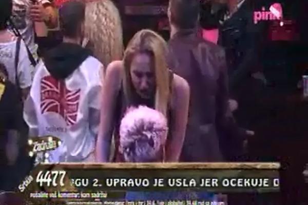 MATORA ODBILA LUNU: Nemoj to da mi radiš! Ne treba to da radimo!