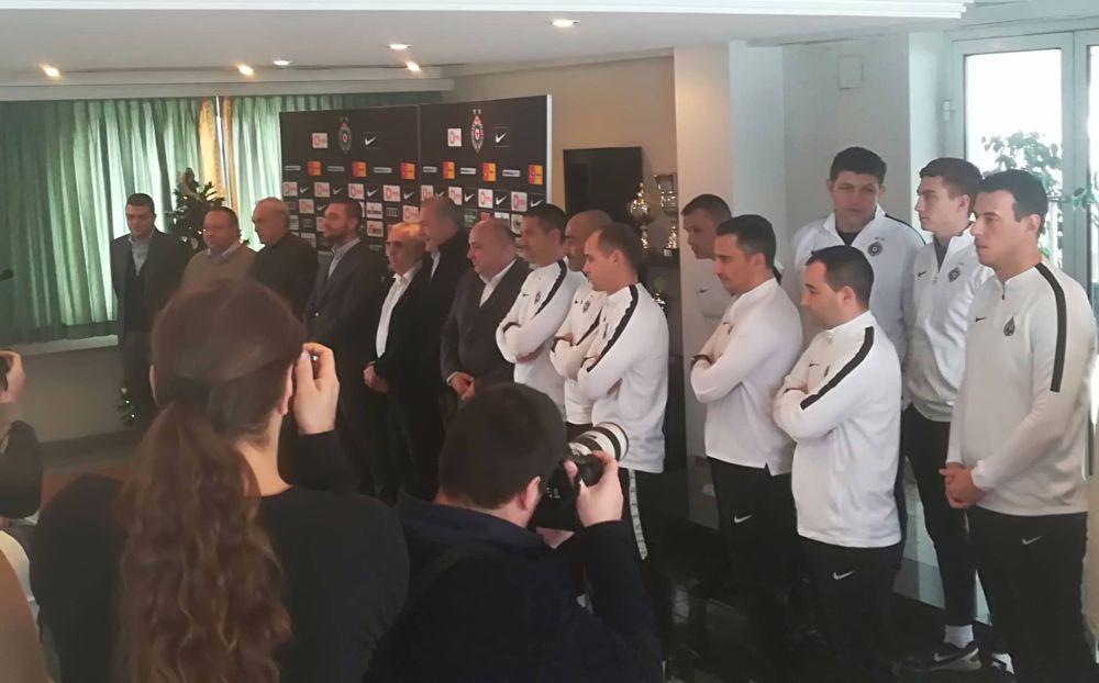 Članovi uprave i stručni štab na početku zimskih priprema Partizana  