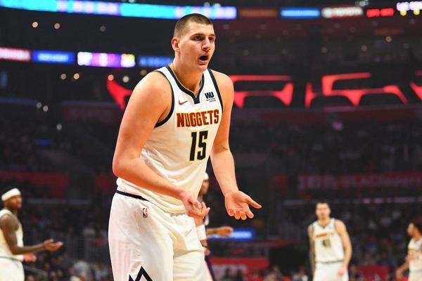 TO NI DŽORDAN NIJE USPEO: Samo dve NBA legende su ispred Jokića, a njihovo ime uliva strahopoštovanje svakome!