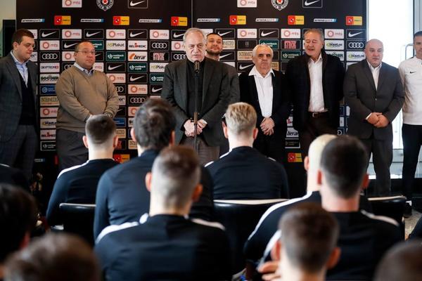 VUČELIĆ NA POČETKU PRIPREMA O PRINCIPIMA I NADI: Biće tu još nepravde, ali Svevišnji na svakoga stavlja teret!