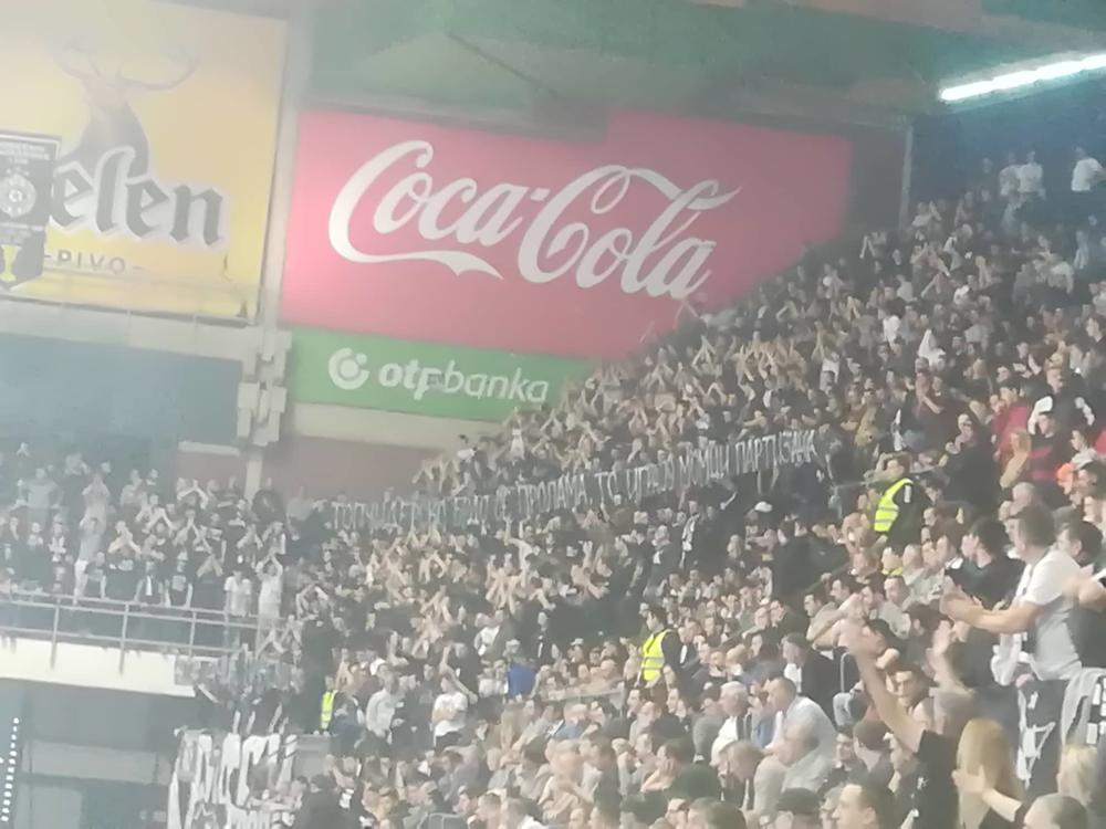 Parole navijača Partizana