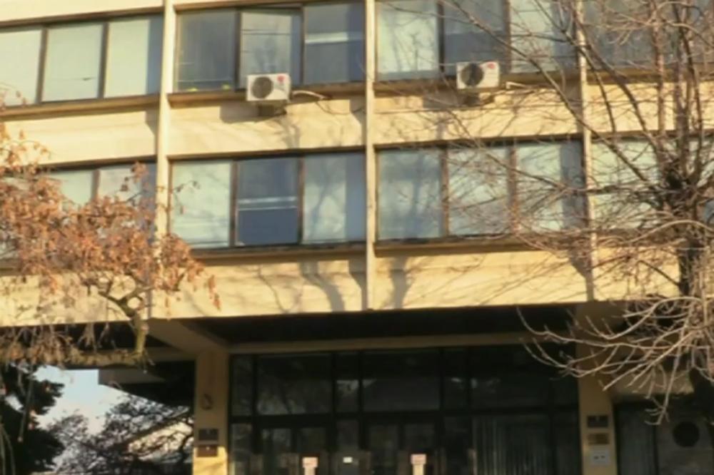 ROBIJA ZA SRPSKOG POLITIČARA ZBOG SMS PORUKA DEVOJČICAMA! Slao 10 komada noću, pretio da će sve da KAŽE RODITELJIMA