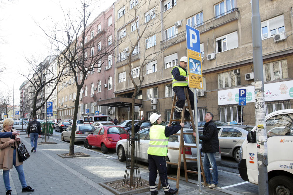 JOŠ JEDNA ZARAŽENA TRUDNICA SE PORODILA: U GAK "Narodni front" je obavljen carski rez POD PUNOM ZAŠTITNOM OPREMOM