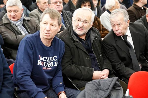 MOKA SLAVNIĆ DOŽIVEO STRAVIČNU NESREĆU, SADA JE U BOLNICI!