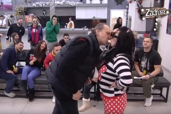 KARAĐORĐE I ZERINA UMALO PREŠLI GRANICU: Subotić navalio na nju, zadrugari mislili da će je POLJUBITI! (VIDEO)