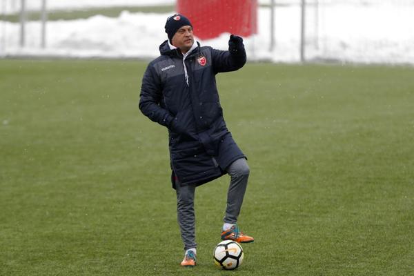 ZAŠTO MARIN I BOAĆI NISU IGRALI U SURDULICI?! Milojević poručio da ne zna šta bi radio s njima po ovakvom terenu!