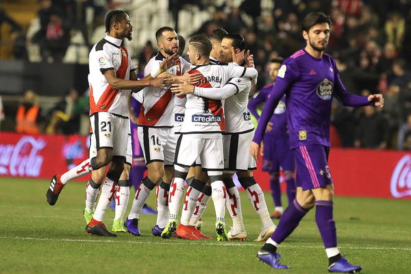 BITNO JE ZVATI SE RAUL: Het-trik De Tomasa! Rajo gubio, pa slavio, Seltin potop u drugom poluvremenu!