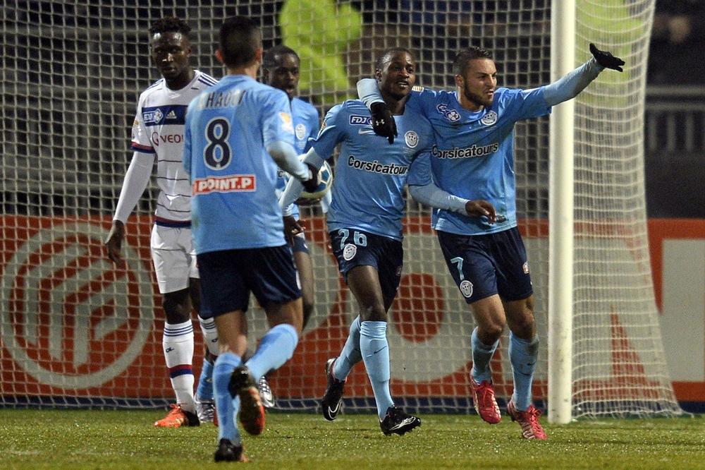 POGBA MU DAO SAVET ŠTA DA RADI: Partizanova meta je bivši reprezentativac Francuske koji igra sezonu karijere!