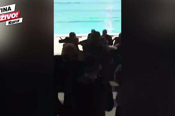 BRUKA I SRAMOTA ZA SRBIJU I ZA SPORT! Majke se čupale i tukle, opšta tuča roditelja na utakmici dece do 14 godina!