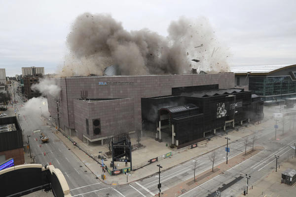 KOŠARKAŠKI HRAM ODLETEO U VAZDUH: Kultna dvorana više ne postoji!