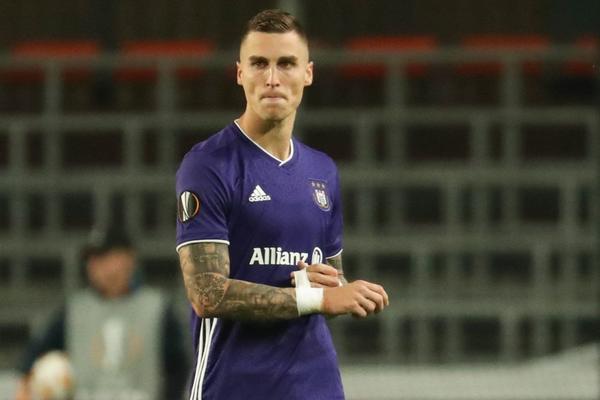 KOJA BLAMČINA: Pokušavao na sve načine da je smuva A ONA GA BRUTALNO PONIZILA! DŽABA MU CENTIMETRI